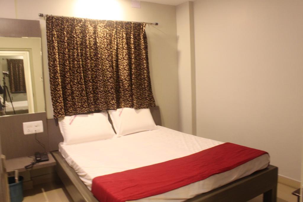 Hotel Lakshmi Grand Visakhapatnam Pokój zdjęcie
